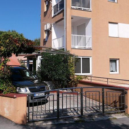 Apartman Nelamore - Krk Town, 300 Meters To The Beach Экстерьер фото
