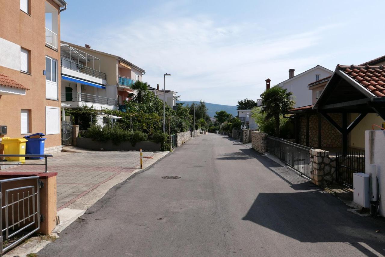 Apartman Nelamore - Krk Town, 300 Meters To The Beach Экстерьер фото